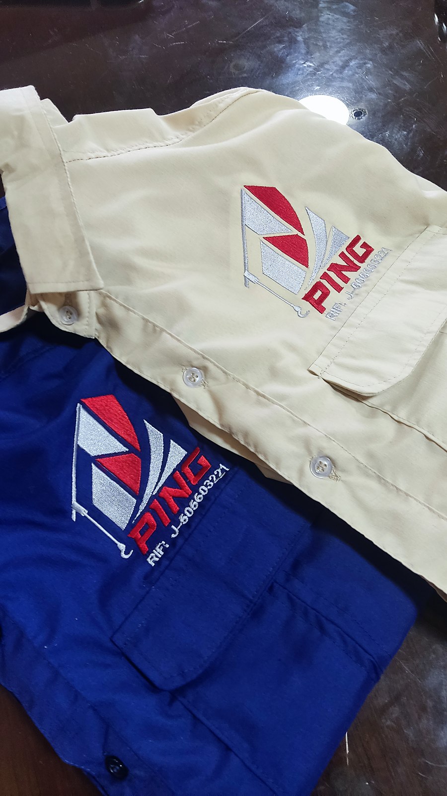 Camisas ejecutivas con bordado computarizado